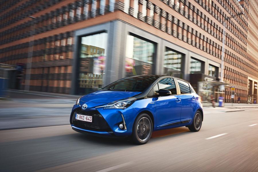  Toyota Yaris Hybrid Bi-Tone 2017 года  (фото 24 из 42)